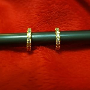 NWT Dainty Jules Smith Pave Hoops